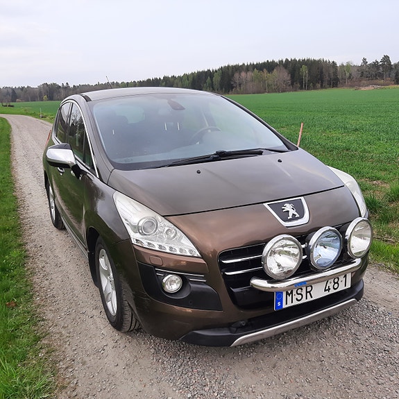 Peugeot 3008 2 of 3