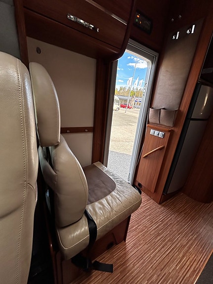 Adria CORAL A 670SL 3,0L, automat, långbädd, 2xAC 6 of 19
