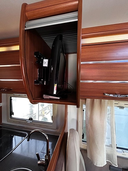 Adria CORAL A 670SL 3,0L, automat, långbädd, 2xAC 8 of 19