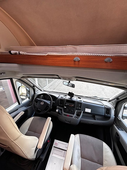 Adria CORAL A 670SL 3,0L, automat, långbädd, 2xAC 3 of 19