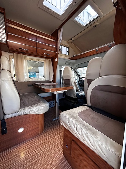 Adria CORAL A 670SL 3,0L, automat, långbädd, 2xAC 2 of 19
