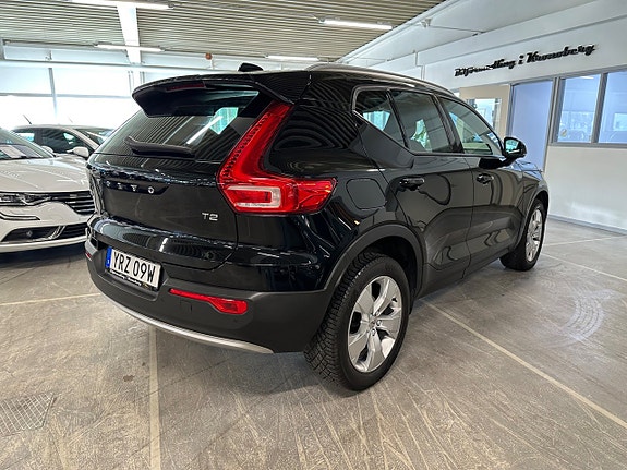 Volvo XC40 3 of 5
