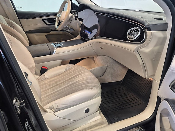 Mercedes-Benz EQS SUV 7 of 10