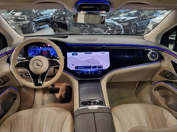 Mercedes-Benz EQS SUV 17 of 22