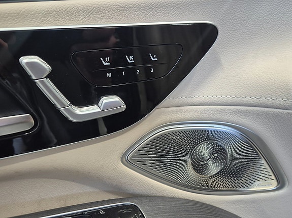 Mercedes-Benz EQS SUV 9 of 10