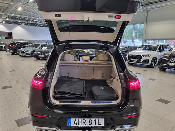 Mercedes-Benz EQS SUV 6 of 22