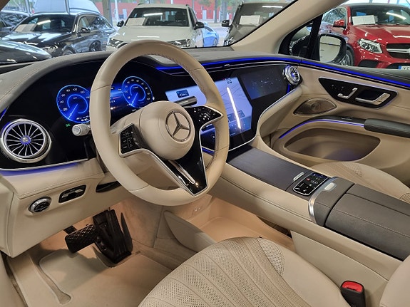 Mercedes-Benz EQS SUV 18 of 22