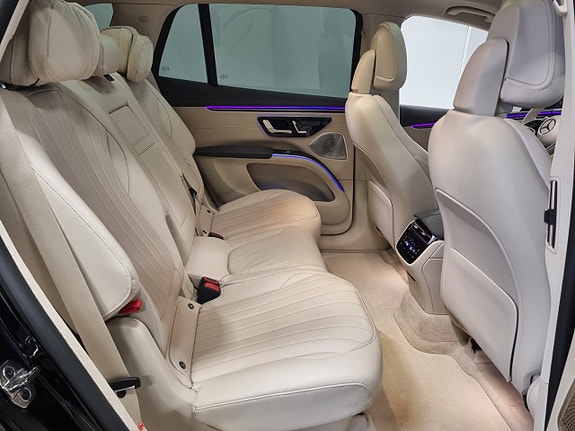 Mercedes-Benz EQS SUV 11 of 22