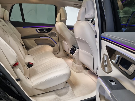 Mercedes-Benz EQS SUV 12 of 22