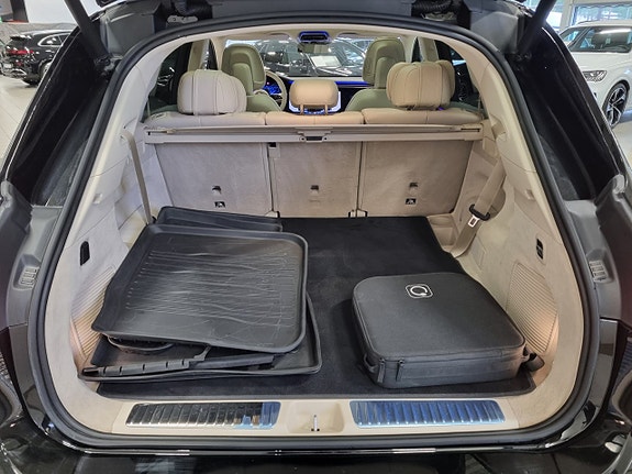 Mercedes-Benz EQS SUV 7 of 22