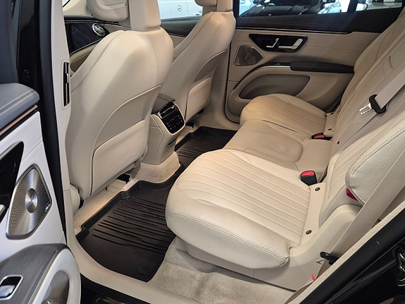 Mercedes-Benz EQS SUV 8 of 10