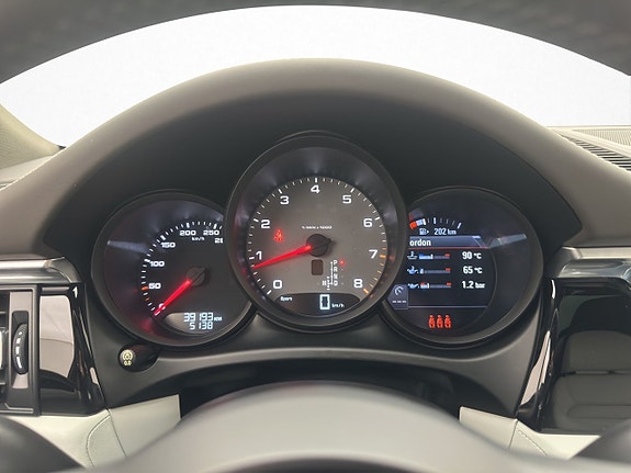 Porsche Macan S 20 of 30