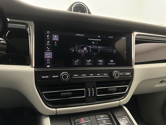 Porsche Macan S 25 of 30
