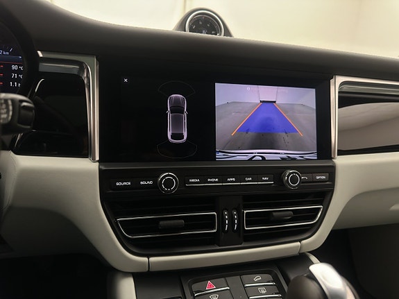 Porsche Macan S 29 of 30