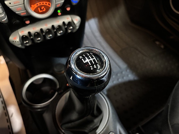 MINI Clubman Cooper S 11 of 19