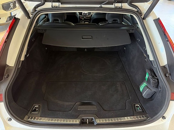 Volvo V90 16 of 19