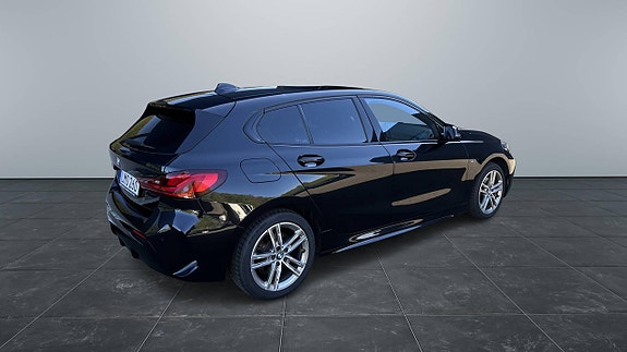 BMW 118i 4 of 5