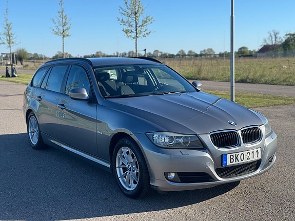 BMW 320d 3 of 5