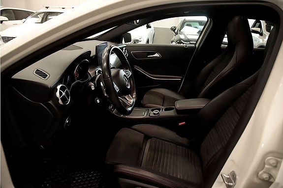 Mercedes-Benz GLA200 d 7 of 16