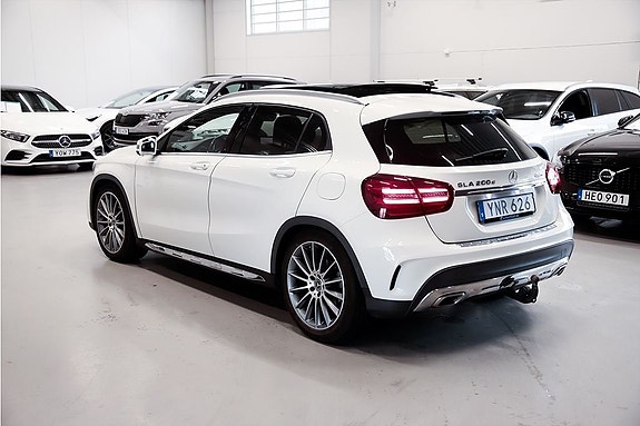 Mercedes-Benz GLA200 d 4 of 5