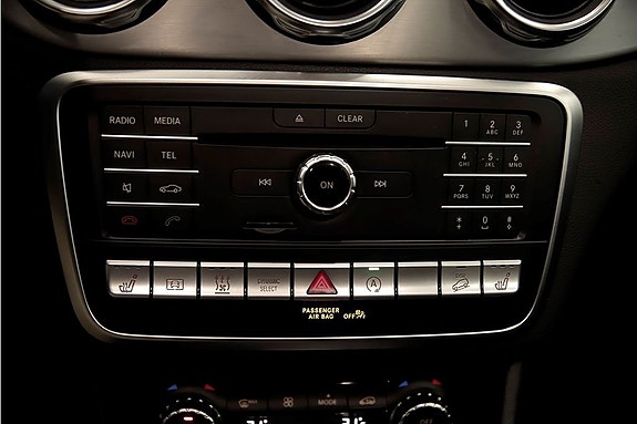 Mercedes-Benz GLA200 d 10 of 16