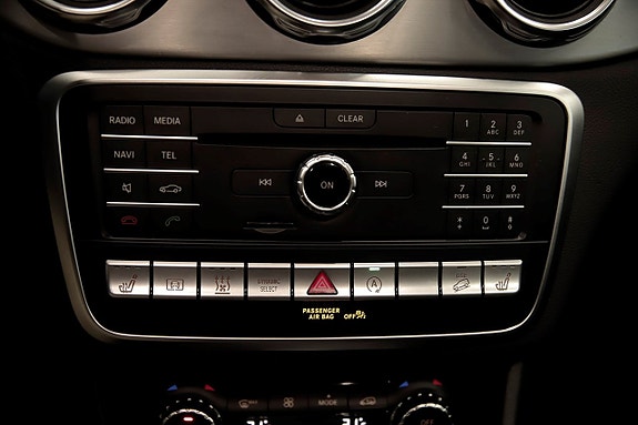 Mercedes-Benz GLA200 d 10 of 16