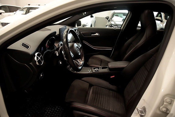Mercedes-Benz GLA200 d 7 of 16