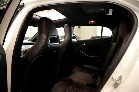 Mercedes-Benz GLA200 d 8 of 16