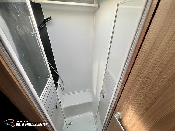 Adria Matrix M 670 SC Solpanel / 3800kg 10 of 18