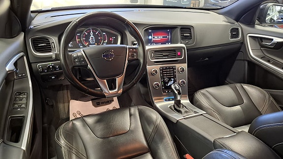Volvo V60 2 of 29