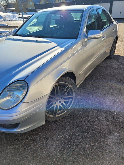 Mercedes-Benz E220 5 of 5
