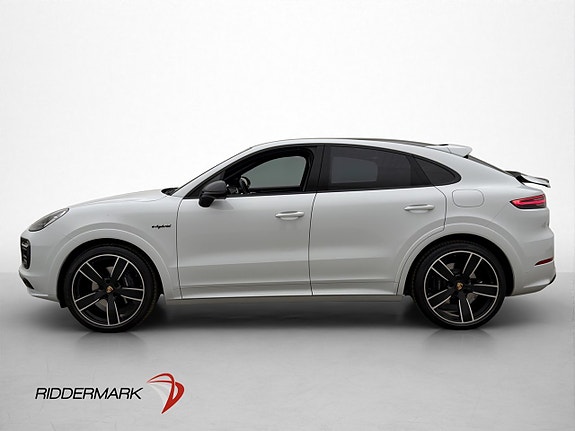 Porsche Cayenne 2 of 5