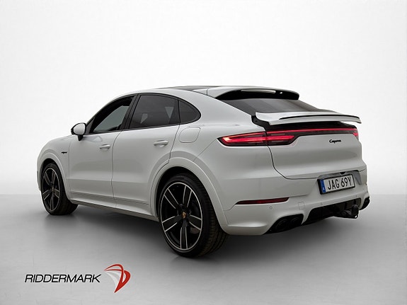 Porsche Cayenne 4 of 5