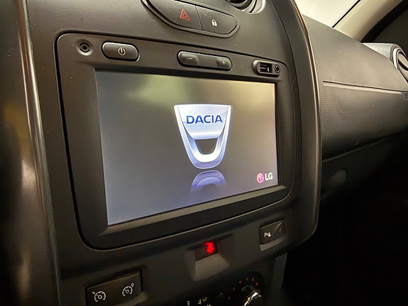 Dacia Duster 10 of 14