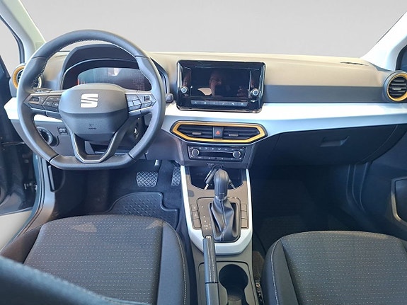 Seat Arona 10 of 15