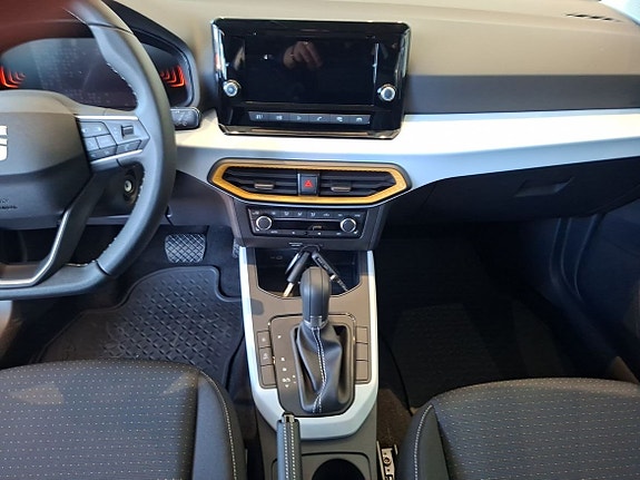 Seat Arona 11 of 15