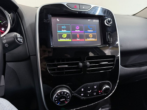 Renault Clio 17 of 25