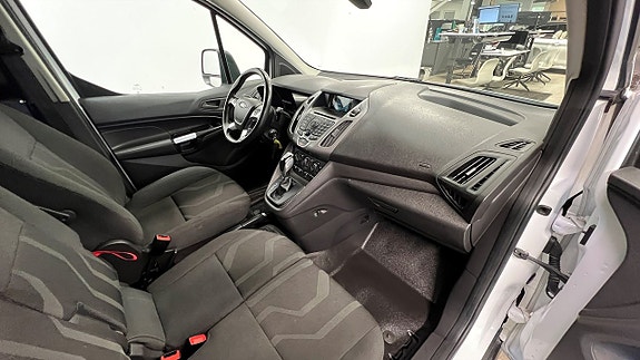Ford Transit Connect 9 of 17