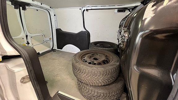 Ford Transit Connect 12 of 17