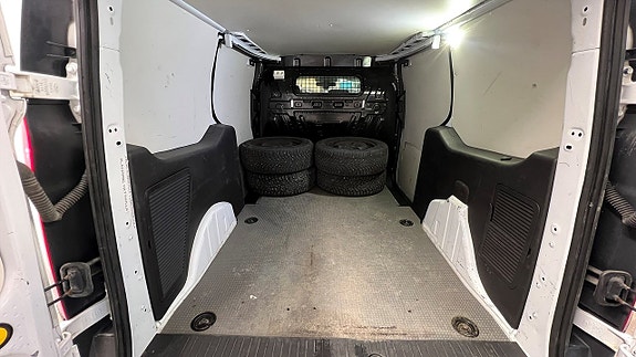 Ford Transit Connect 11 of 17