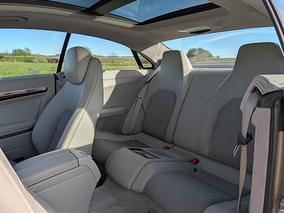 Mercedes-Benz E350 6 of 16
