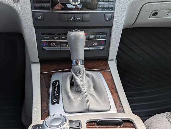 Mercedes-Benz E350 9 of 16