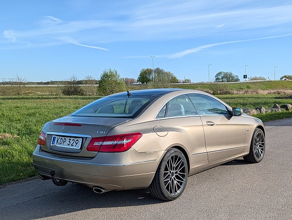 Mercedes-Benz E350 10 of 16
