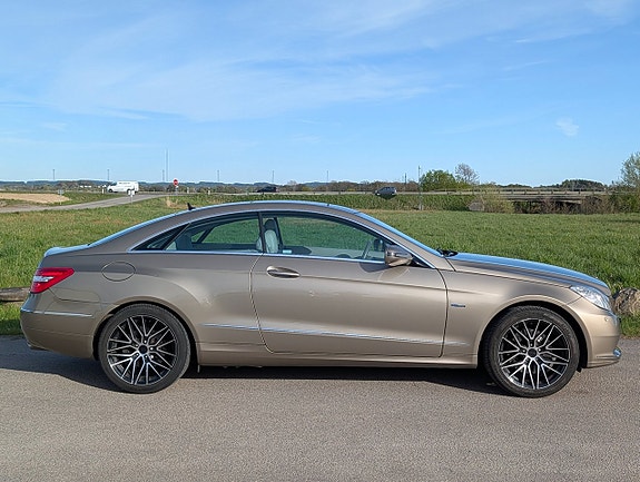 Mercedes-Benz E350 11 of 16