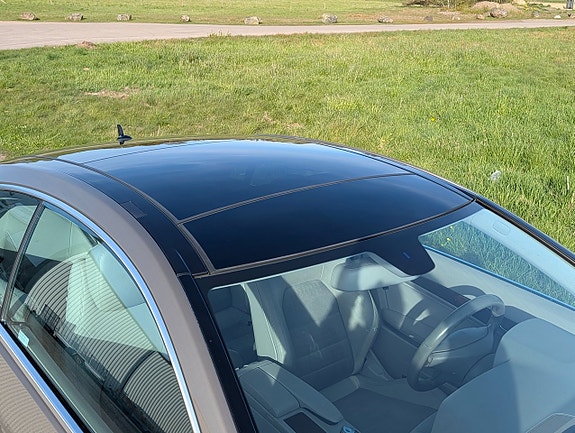 Mercedes-Benz E350 16 of 16