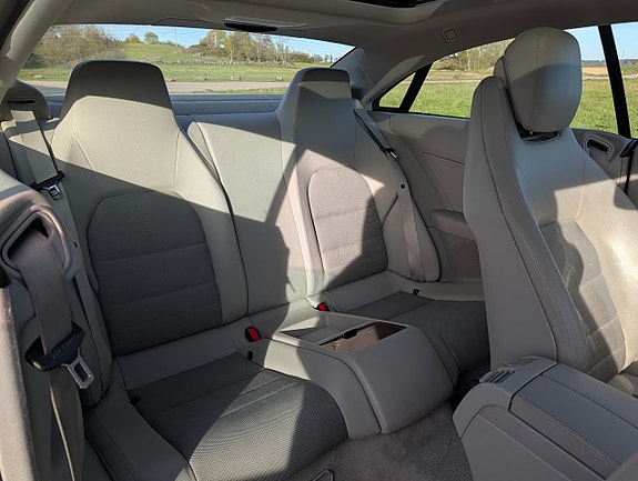 Mercedes-Benz E350 15 of 16
