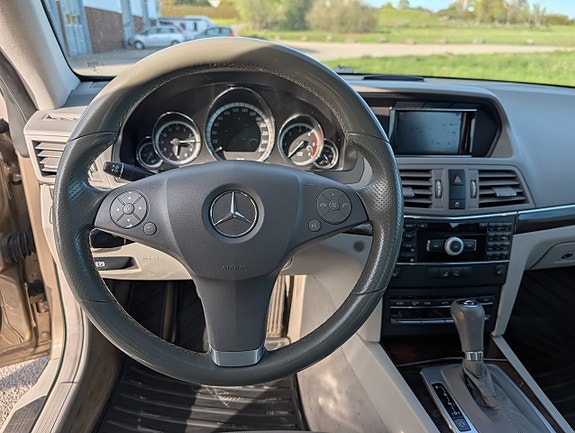 Mercedes-Benz E350 7 of 16