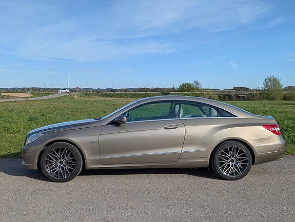 Mercedes-Benz E350 2 of 5