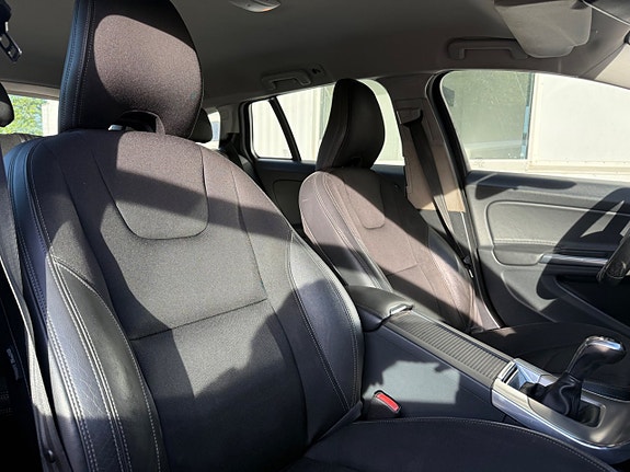 Volvo V60 5 of 15