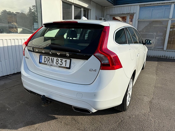 Volvo V60 3 of 15